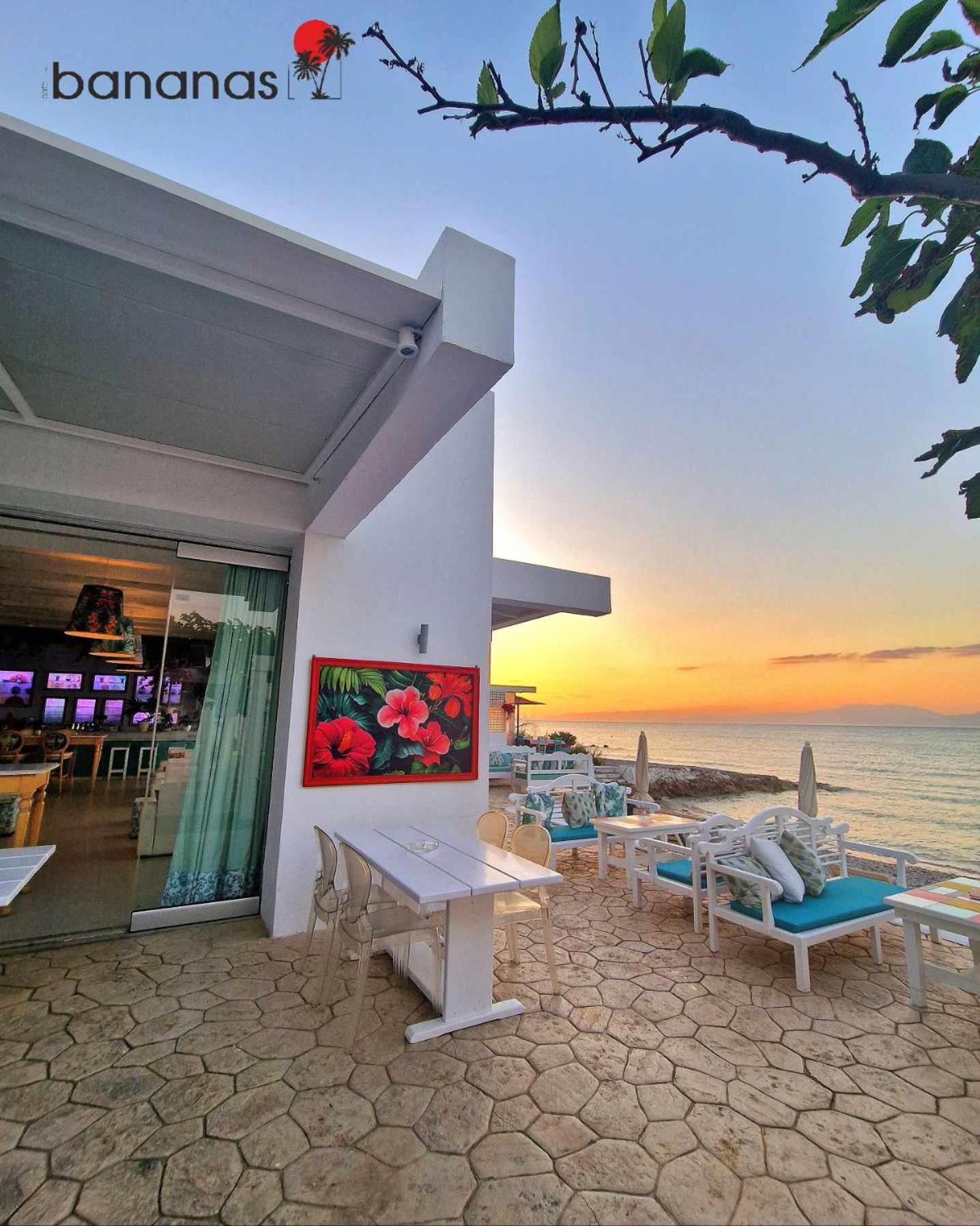 Villa T&T House Lechaio Esterno foto
